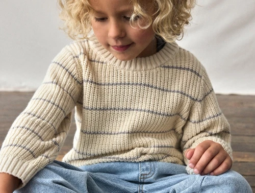 Lil\' Atelier striktrøje i råhvid nuance med grå striber