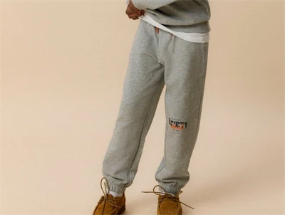 Name It sweatpants gråmeleret med tekstprint
