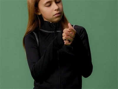 Name It sporty cardigan sort med lynlås og høj hals