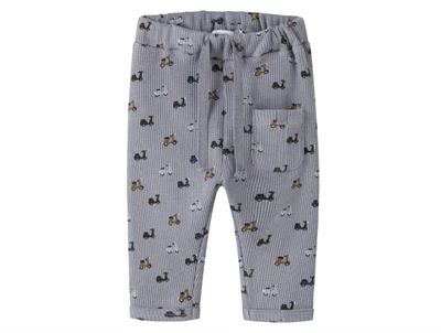 Name It bukser i grå nuance med små scootere