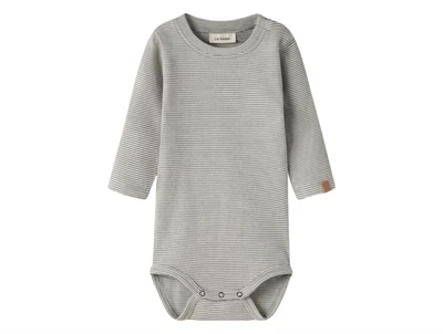 Lil' Atelier body i brun nuance set forfra