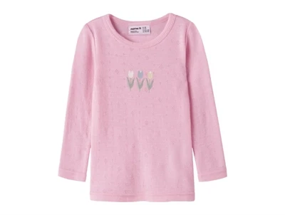 Name it bluse i merinould rosa med blomsterprint set forfra