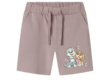 Lilla shorts fra Name It med Paw Patrol print foran