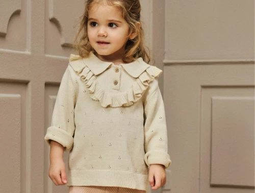 Lil’ Atelier strikpolo turtledove med flæse