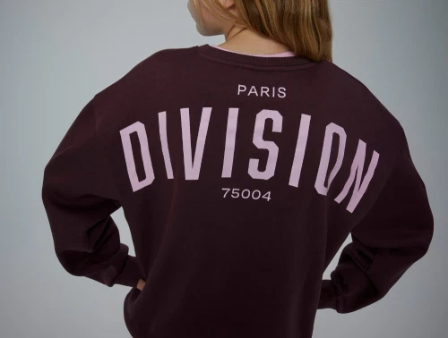 Pige iført Name It sweatshirt sassafras med print