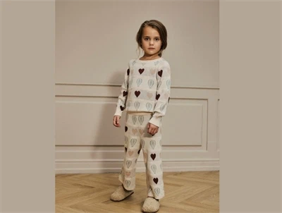 Lil\' Atelier MINI strikbluse i pastel parchment med hjerter og balloner