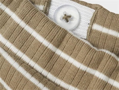 Name It bukser i beige nuance med hvide striber  