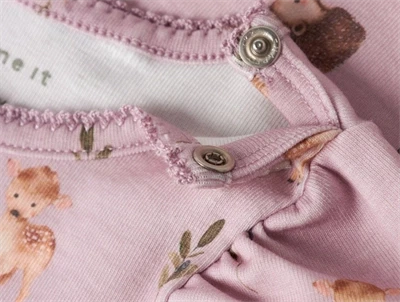 Name It body i lyserød nuance med print af skovdyr