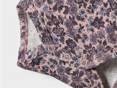 Name It body i lyserød nuance med blomsterprint