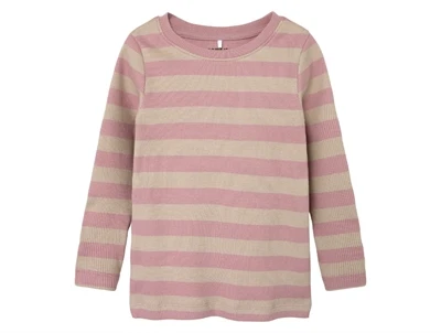 frontbillede af top med rosa og beige striber fra Name It