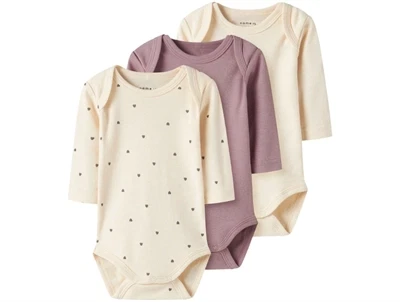 Name It body 3-pak i farverne summer sand og deauville mauve med hjerteprint