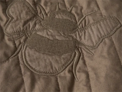 Lil\' Atelier bomberjakke shitake med bi-broderi detalje