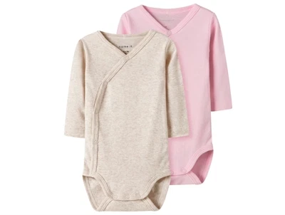 Name It body 2-pak i farverne parfait pink og peyote melange med wraplukning
