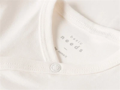 Name It BABY body cloud dancer med slå-om lukning  