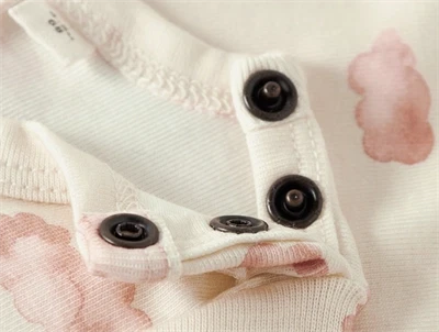 Lil\' Atelier body turtledove pink cloud med skyprint