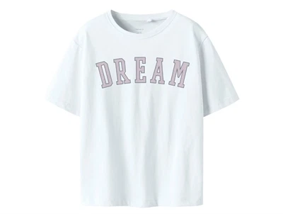 hvid t-shirt fra Name It med dream print på brystet