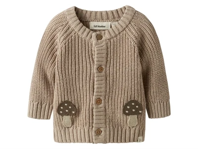 Lil' Atelier baby cardigan i oxford tan med svampe