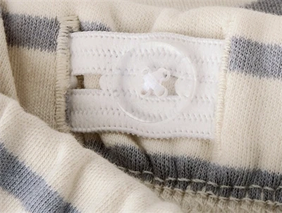 Indvendig justerbar elastic i Lil\' Atelier bukser turtledove med blå striber