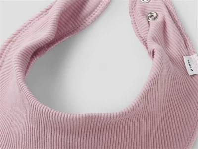 Name It Baby savlesmæk i burnished lilac, seal brown og toadstool med ribstruktur 3-pak