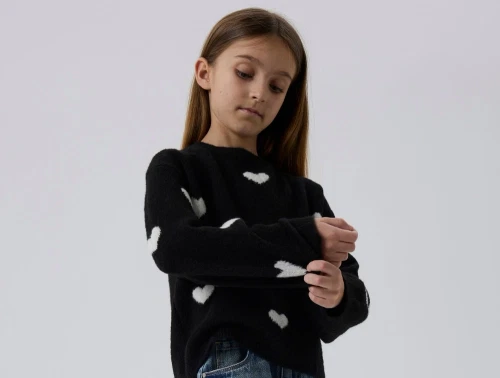 Name It striktrøje sort med hvide hjerter pige