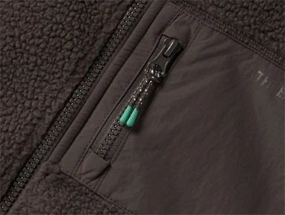 Name It teddy vest i mørkebrun nuance med lynlåslomme detalje  