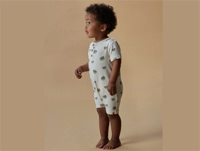 lil atelier kortaermet dragt hvid med froeprint