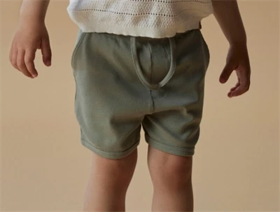 lil atelier shorts groenne i rib