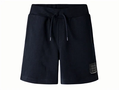 Name It sweatshorts i navy nuance salute med badge foran