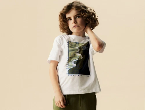 Name It t-shirt i hvid nuance bright white set på model