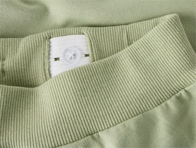 Name It sweatshorts i lysegrøn nuance swamp med elastik i taljen