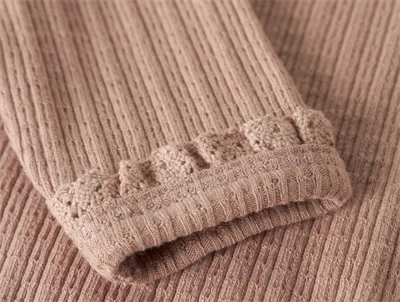 Lil\' Atelier bluse i rosabrun nuance med blondekant ved hals