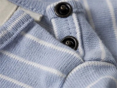 Lil\' Atelier body i støvet blå nuance med hvide striber