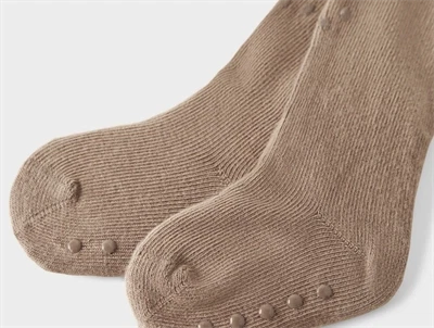 Lil\' Atelier BABY strømpebukser i sepia tint med skridsikre dutter