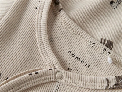 Name It natdragt summer sand med dyreprint