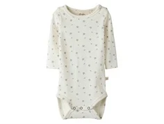lil\' atelier body i råhvid med små blåbær og lange ærmer, set forfra