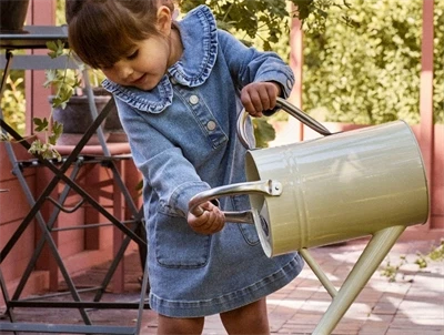 Pige ikldt Name It denimkjole i blå nuance med flæsekrave