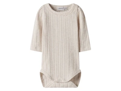 Name It body i beige nuance peyote melange med hulmønster