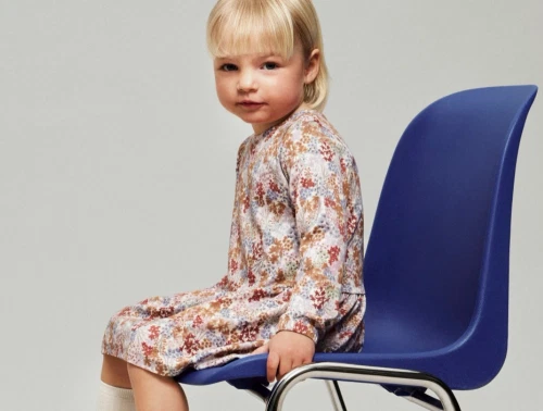 Name It kjole i lys grå nuance pumice stone på model