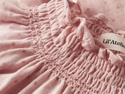 Lil\' Atelier skjorte peach whip med elastik i ærmer