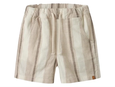 Lil\' Atelier shorts i råhvid nuance set forfra