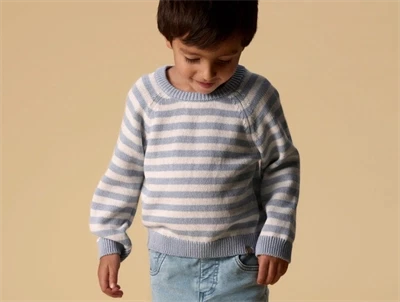 Lil' Atelier striktrøje coconut milk tradewinds på model