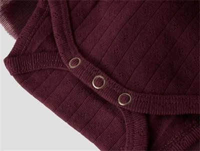 Lil\' Atelier bodykjole i lilla med trykknapper detaljer