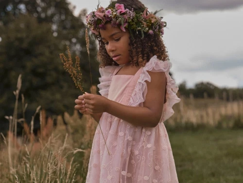 Lil\' Atelier kjole i lyserod nuance med tylbroderi pa barn