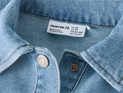 Name It kjole i lys blå denim med krave og trykknapper detalje