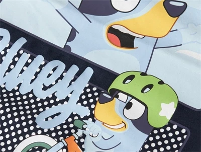 Name It t shirt i mørkeblå med Bluey motiv detalje