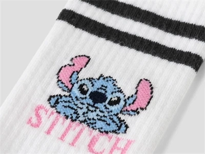 Name It strømper i bright white med Stitch motiv detalje