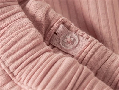Lil\' Atelier shorts i rosa nuance pa barn med rib og snore