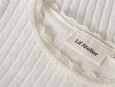 Lil\' Atelier t shirt i rahvid nuance med korte aermer og struktur