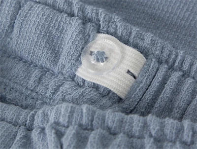 Lil Atelier shorts i blå nuance med elastik i taljen detalje