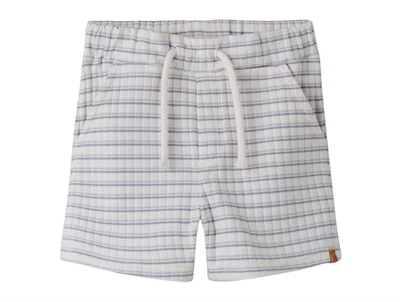 Lil' Atelier shorts i rahvid nuance med striber set forfra